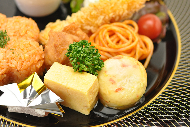 未使用 丸皿 盛皿 NO.2　料亭　レストラン　お祝い　節句　懐石料理 未使用 丸皿 盛皿 NO.2 料亭 レストラン お祝い 節句 懐石料理