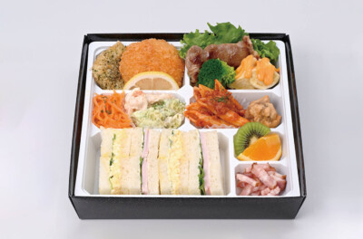 本体価格 1,600円(税込 1,728円)