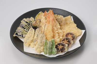 3,300円(税込3,564円)